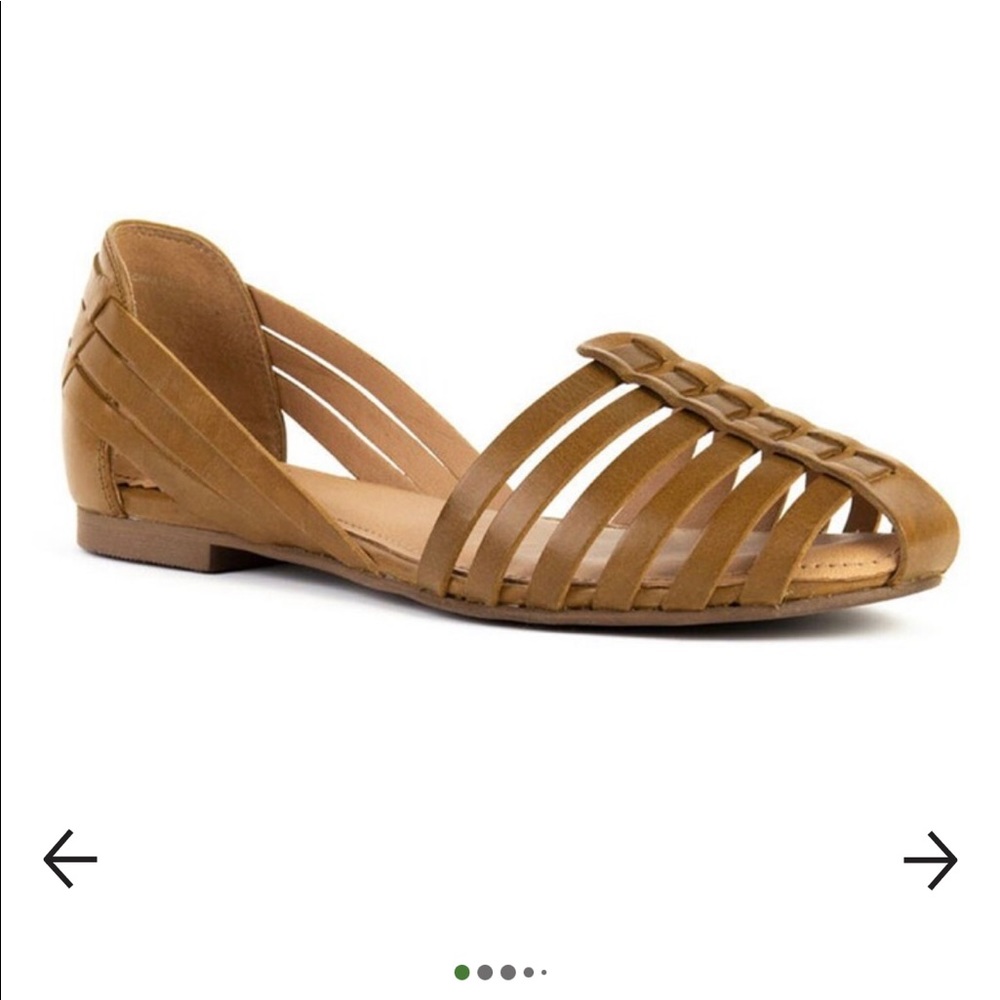 NWT Crevo genuine leather slip on sandals